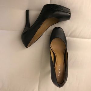 Nine West platform pump sz 9.5
